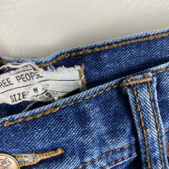 Free People Distressed Denim Blue Jean Shorts Women’s size 25 - Picture 4 of 10